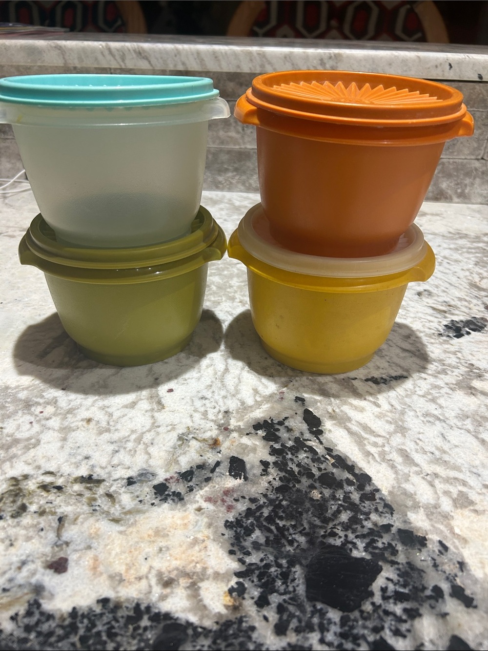 Vintage 1970s Tupperware 886 Bowls w/ Sunburst Lids – Set of 4 Retro Colors